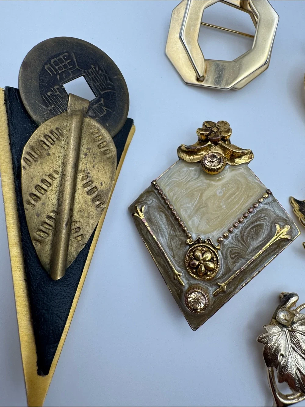 Vintage Brooch Lot 7 Pc Sarah Coventry LR Gold Tone Floral Leaf Pins